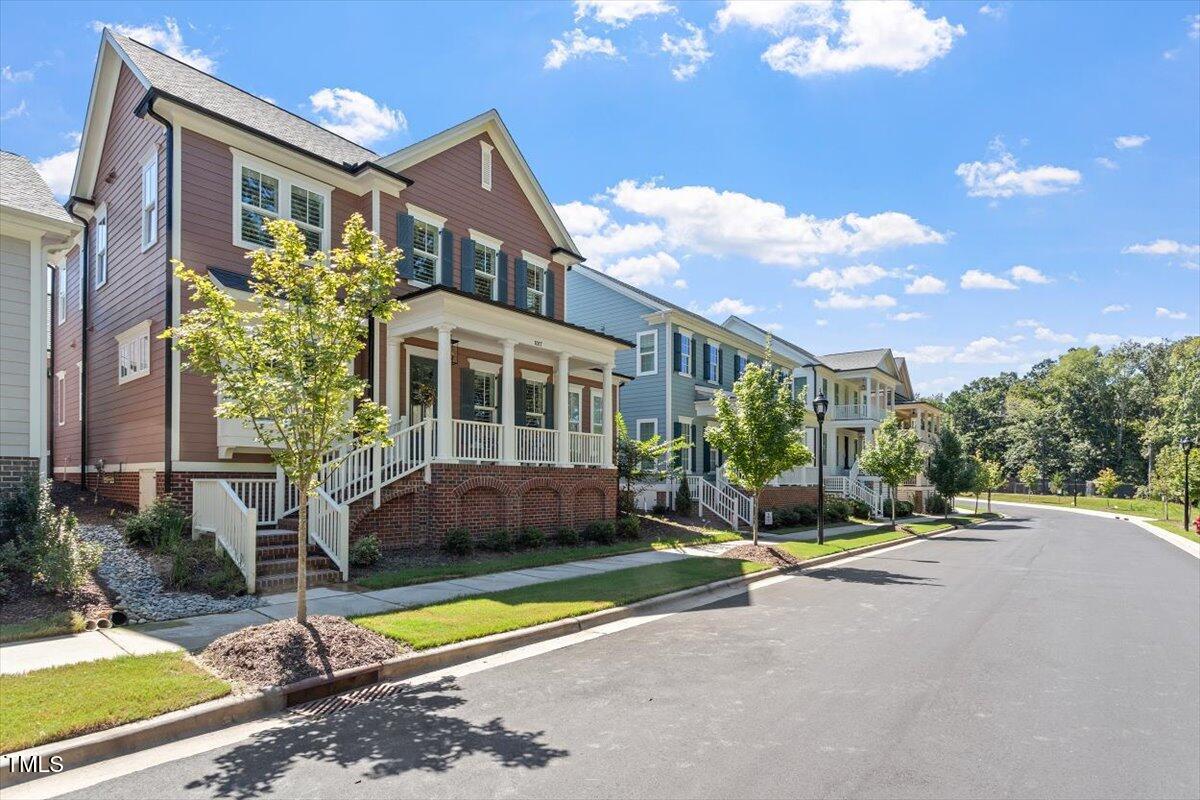 1017 Whitehall Circle