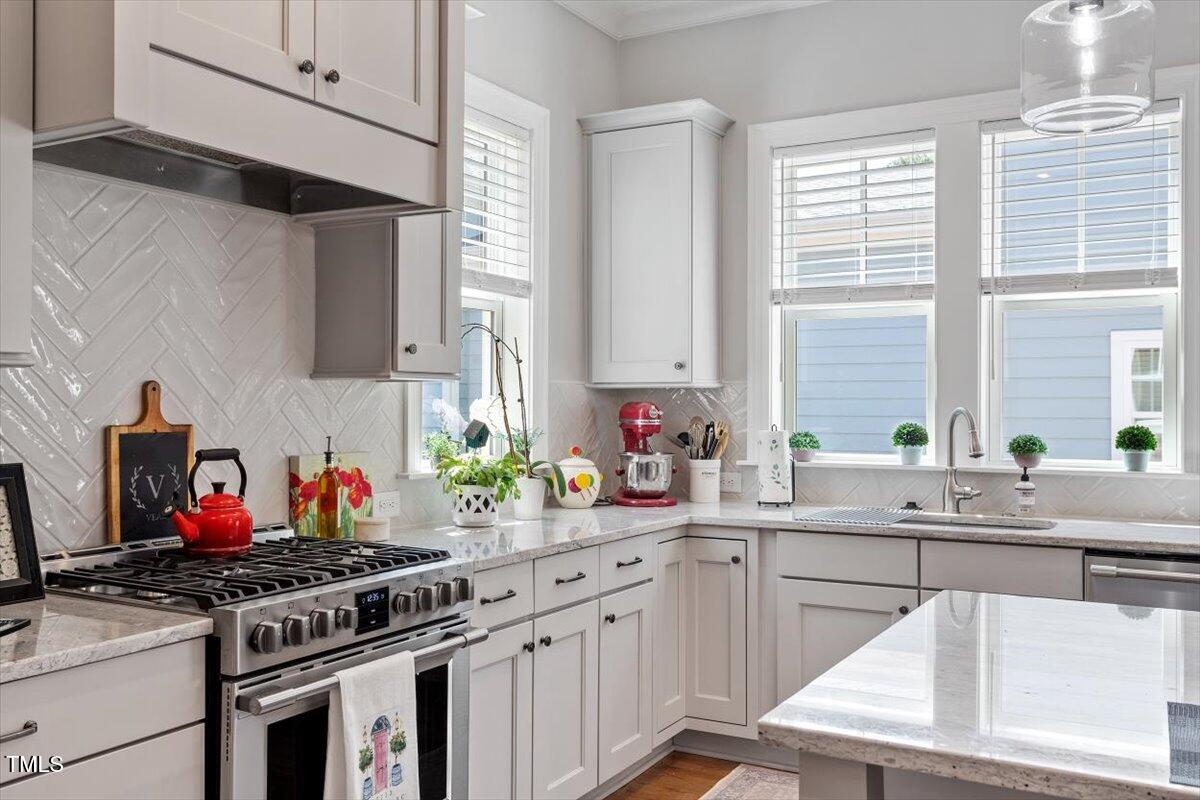 1017 Whitehall Circle