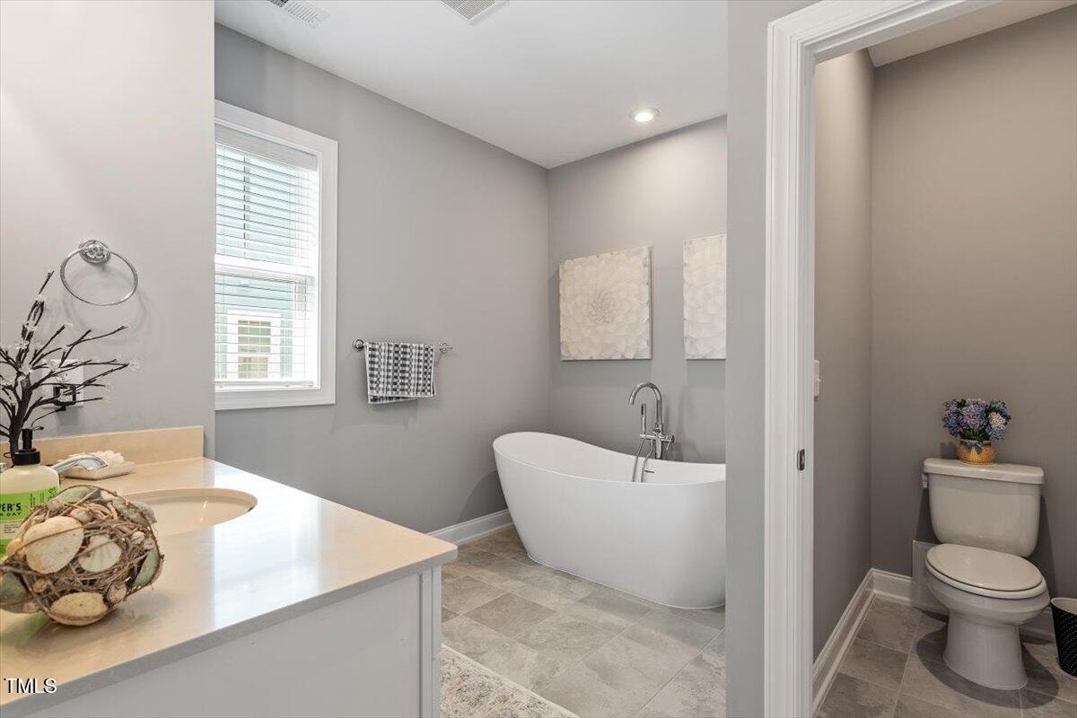 1017 Whitehall Circle