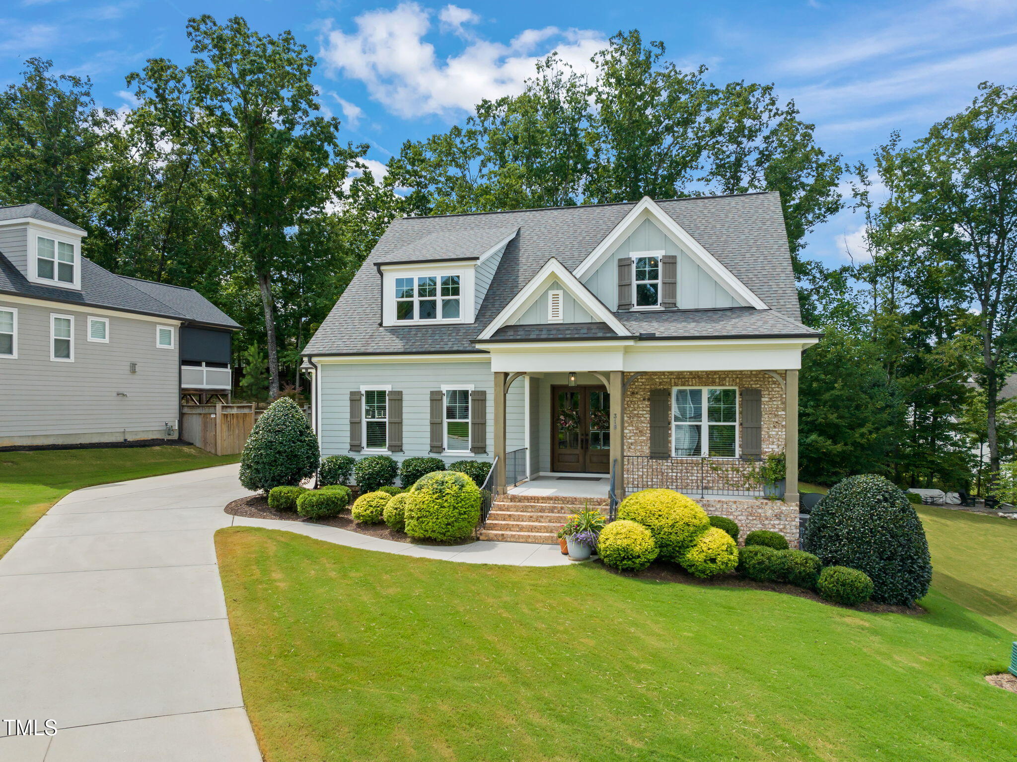 319 Harewood Place
