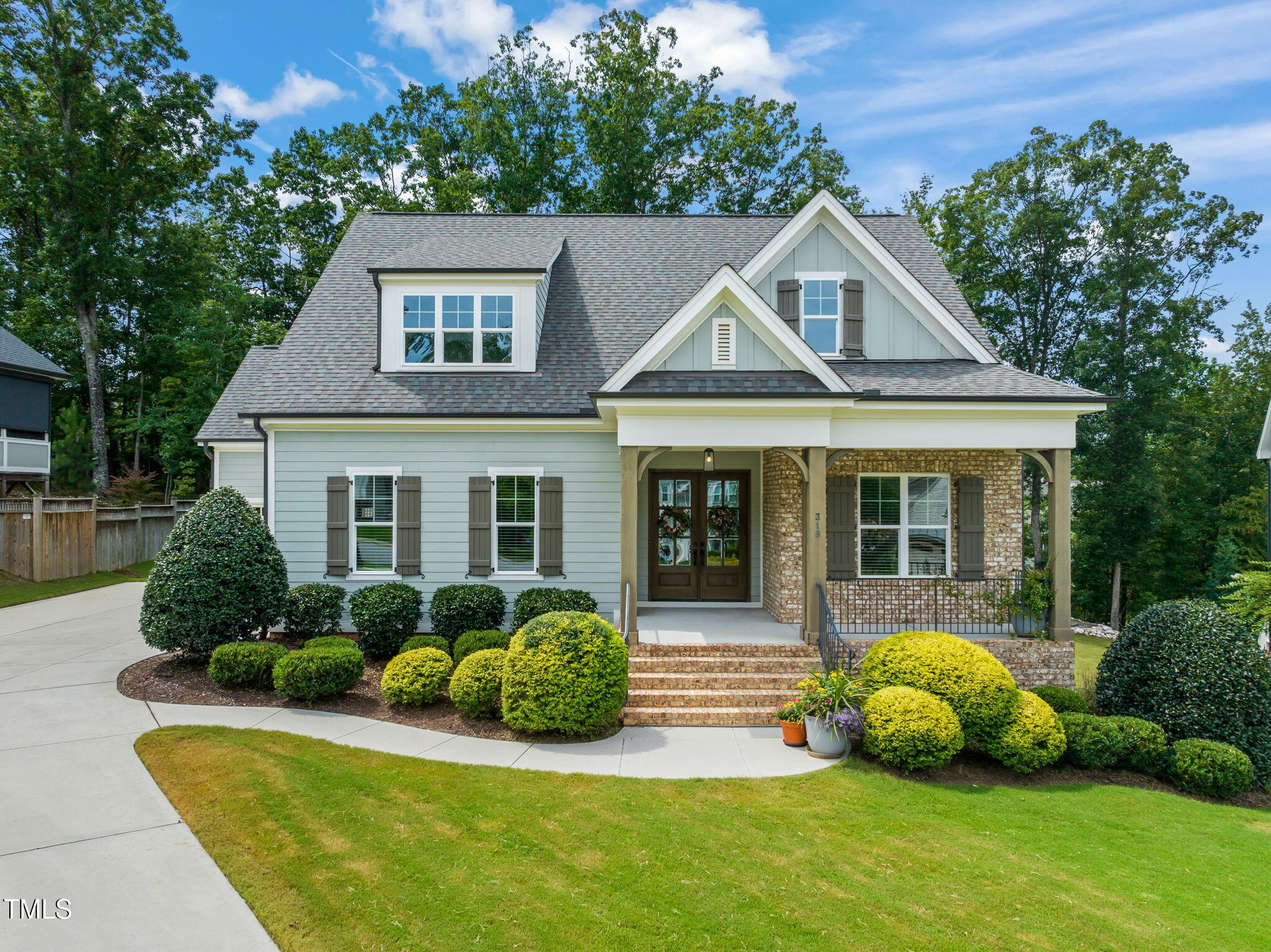 319 Harewood Place