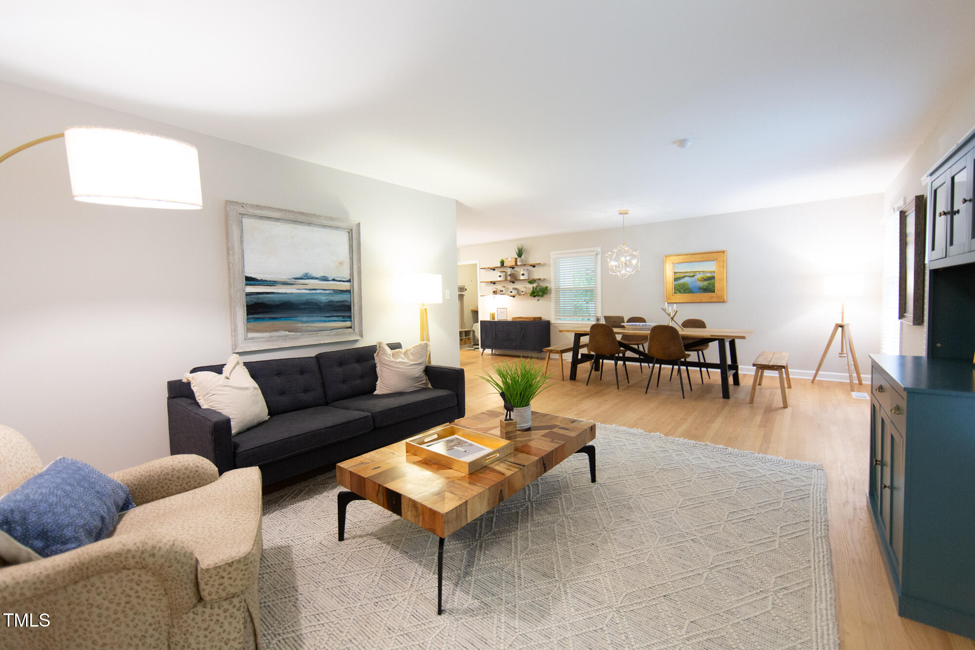 3435 Cromwell Road