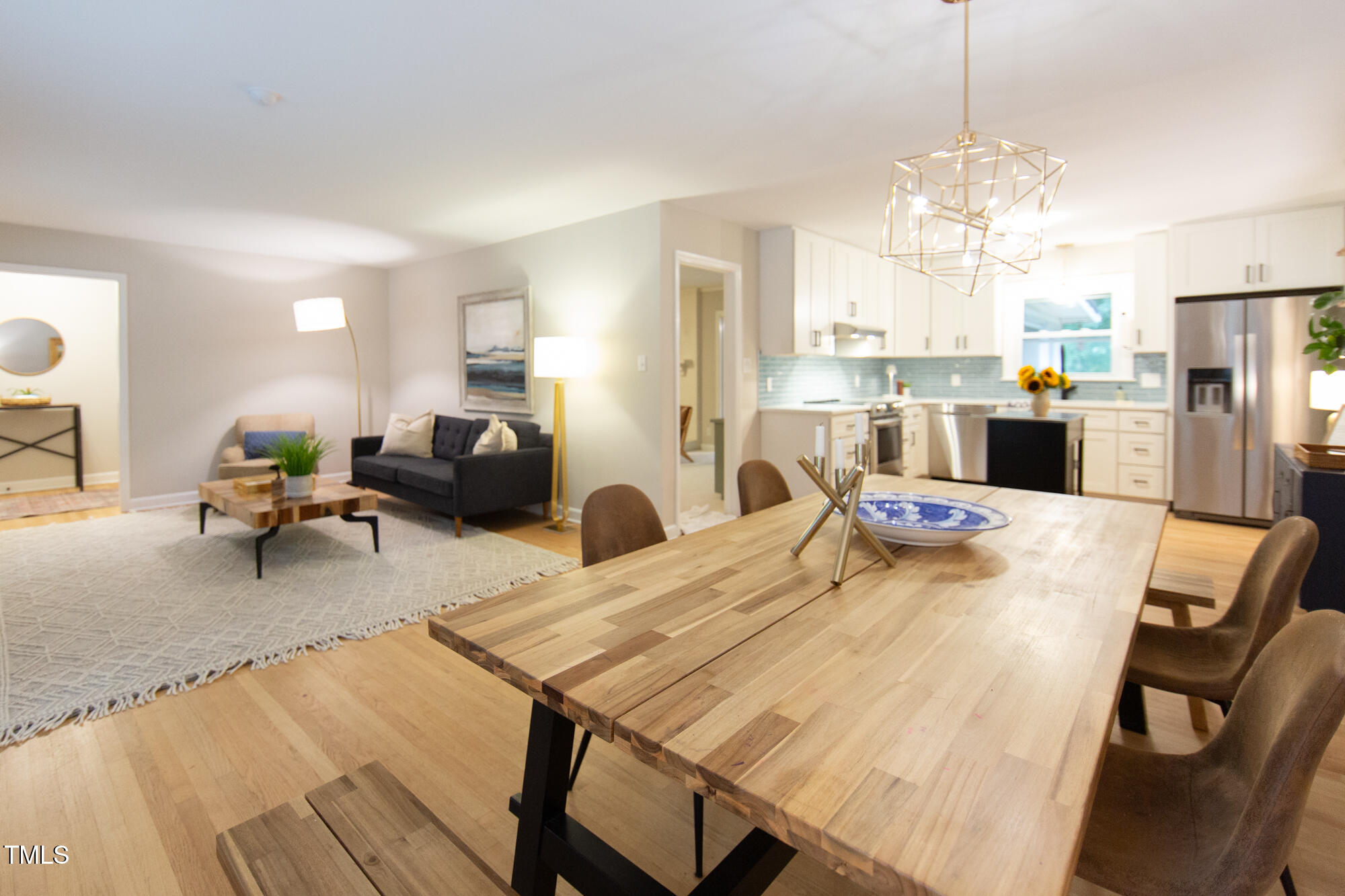 3435 Cromwell Road