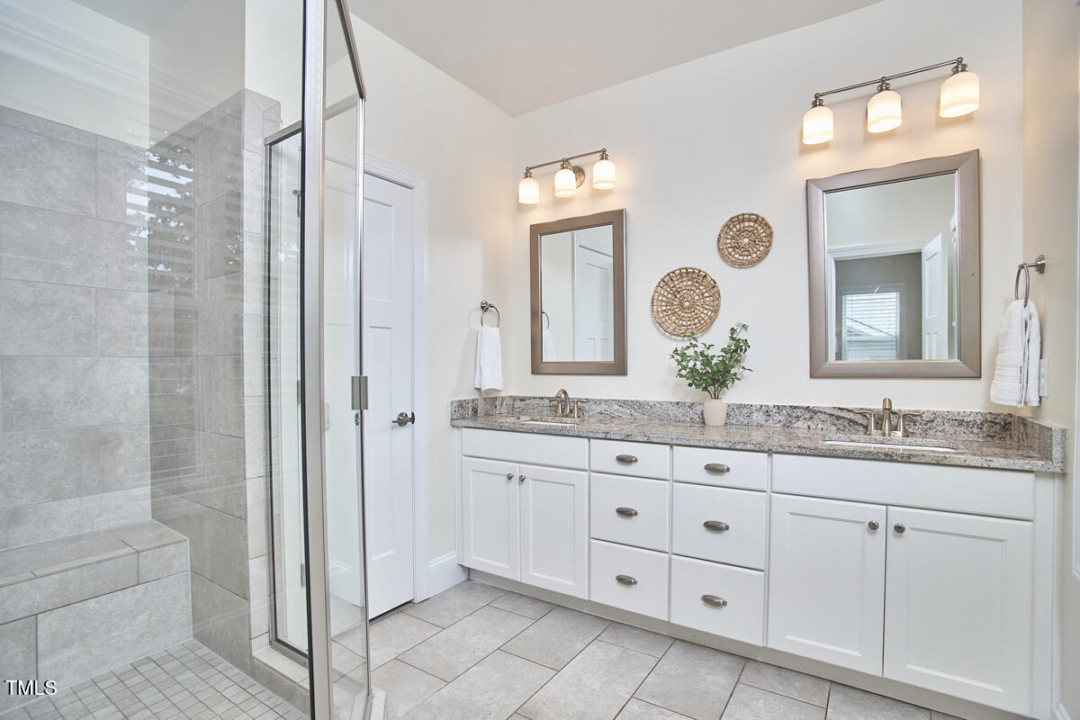 5106 Centerbud Place