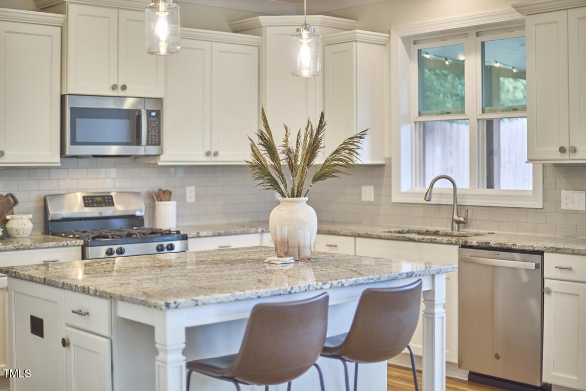 5106 Centerbud Place