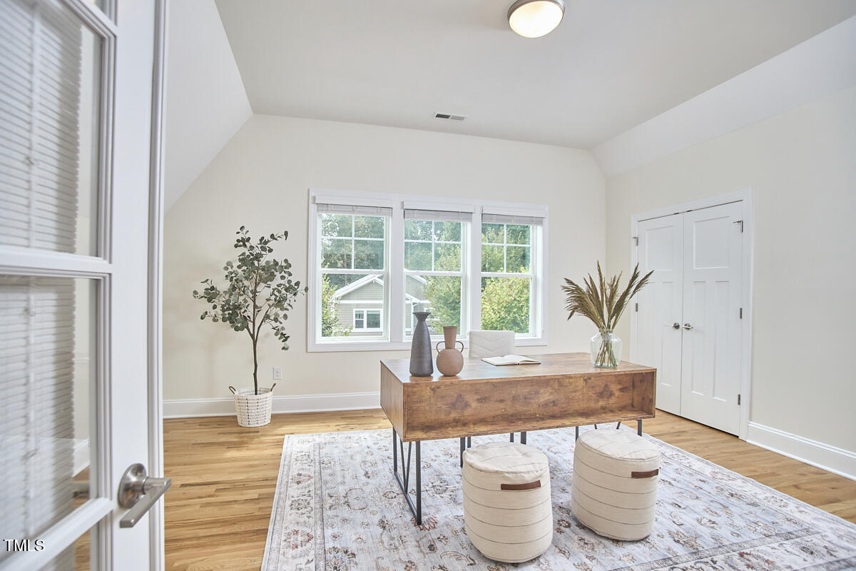 5106 Centerbud Place