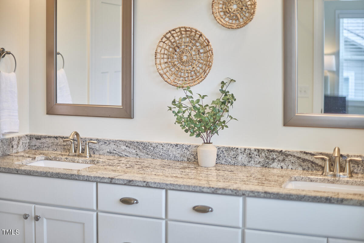 5106 Centerbud Place