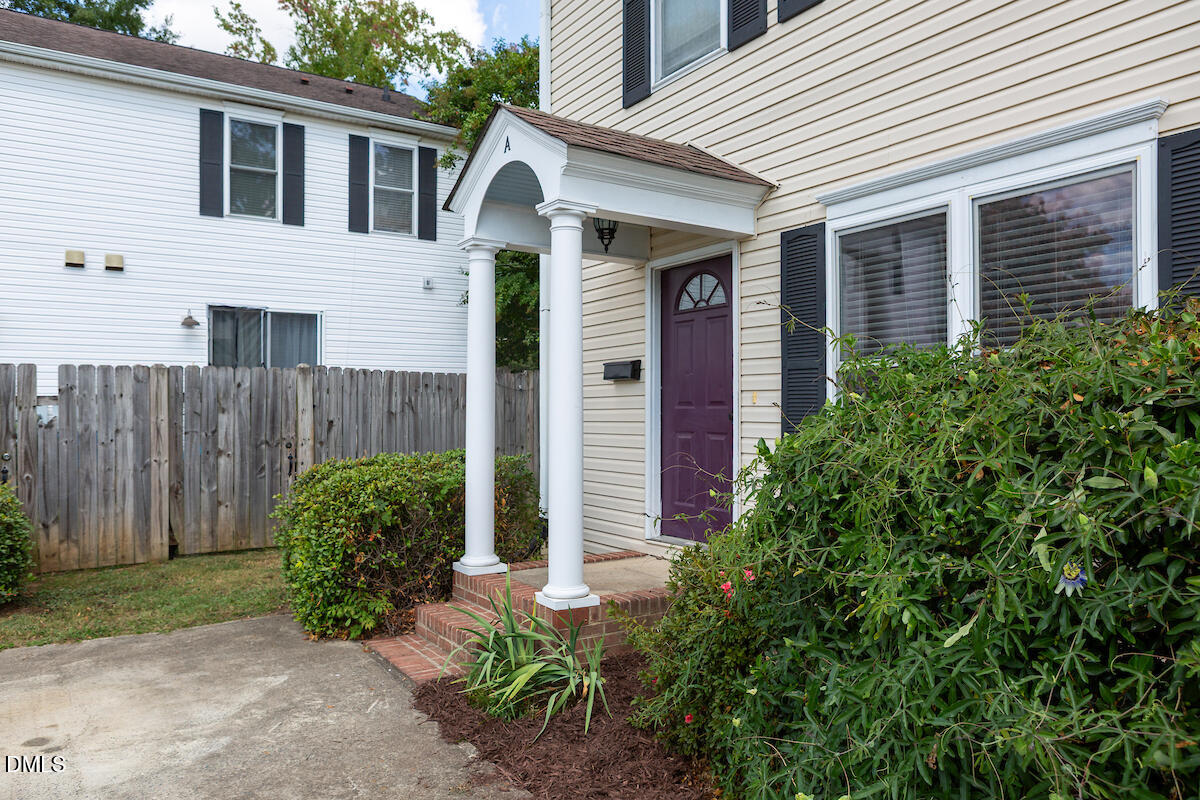 736 Foster Street