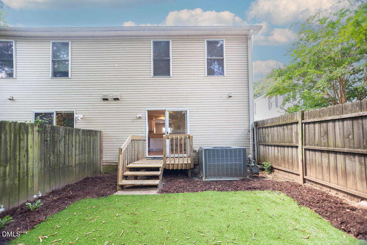 736 Foster Street