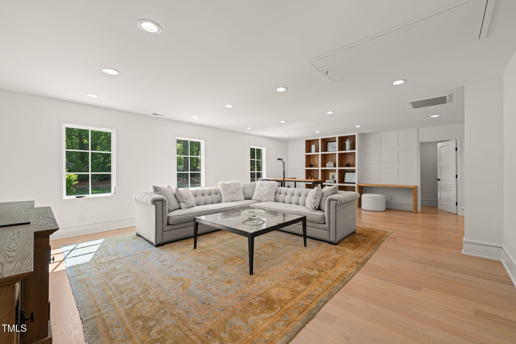 3829 Regent Road