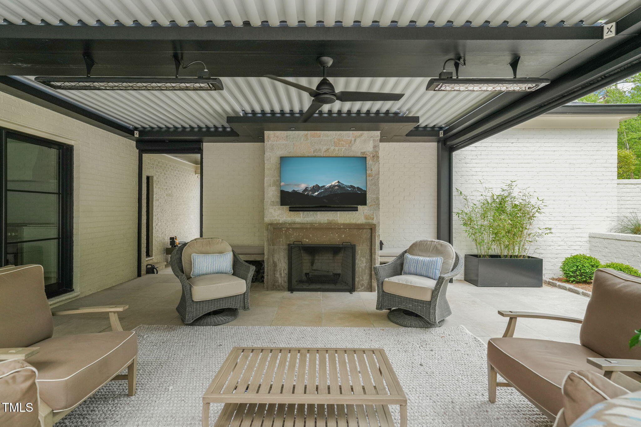 3829 Regent Road