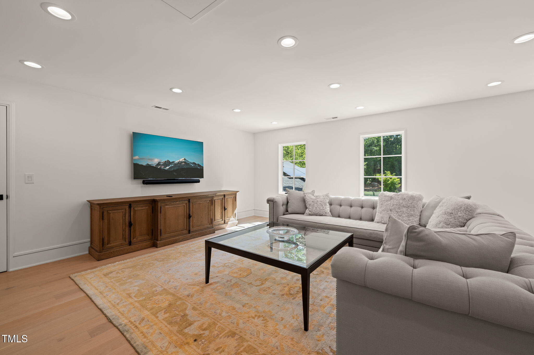 3829 Regent Road