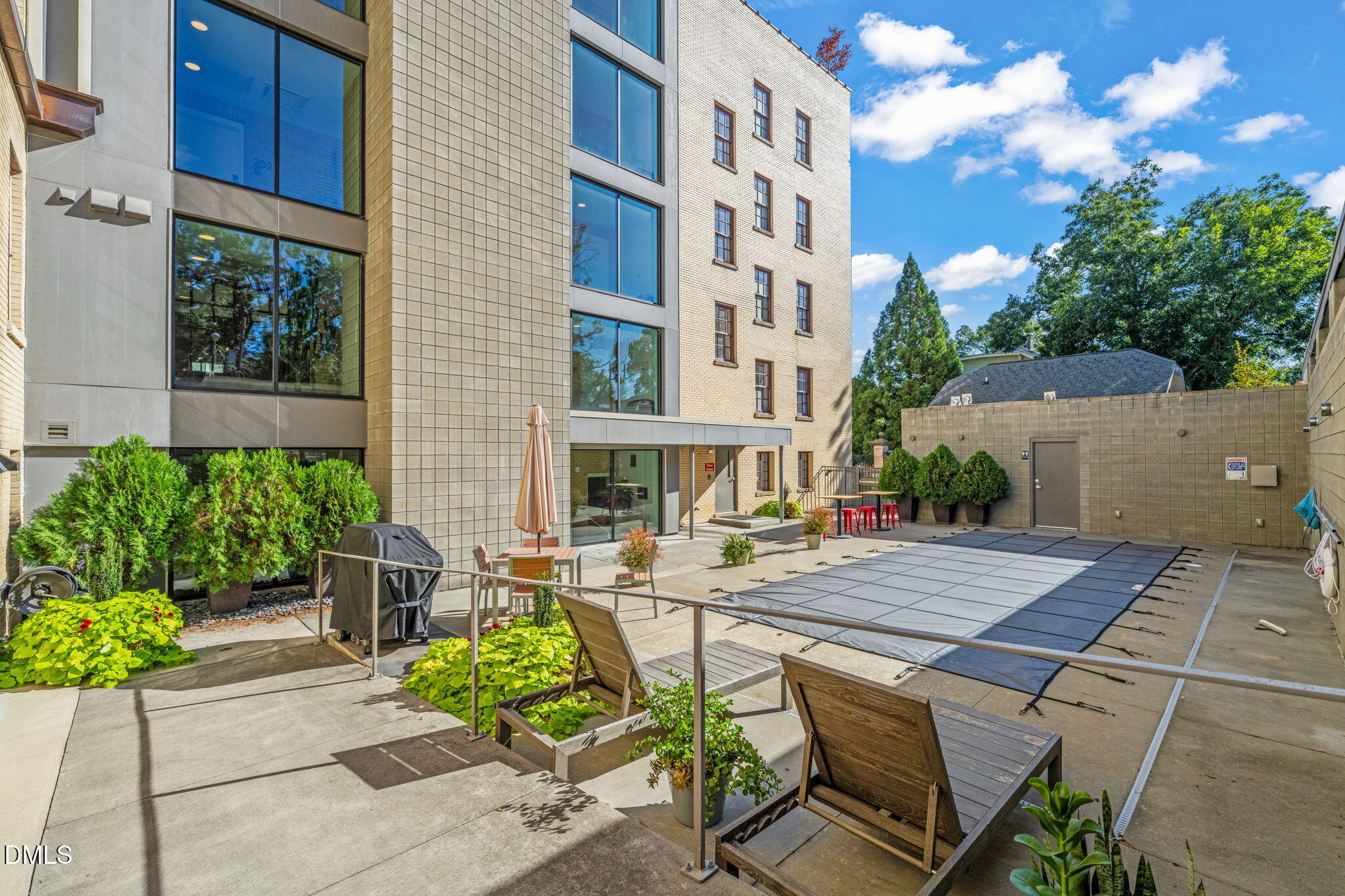 312 N Buchanan Boulevard # 401