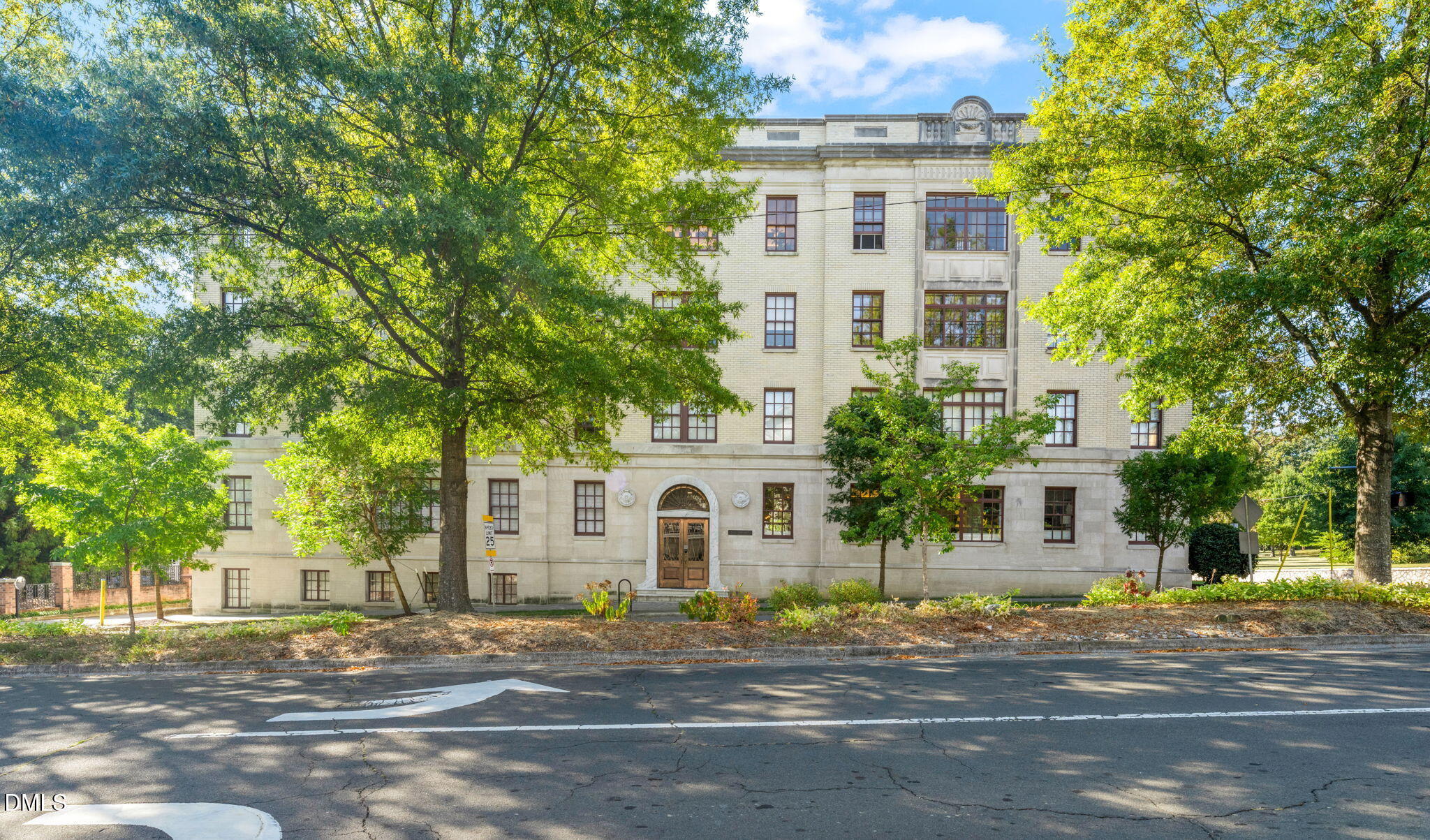 312 N Buchanan Boulevard # 401