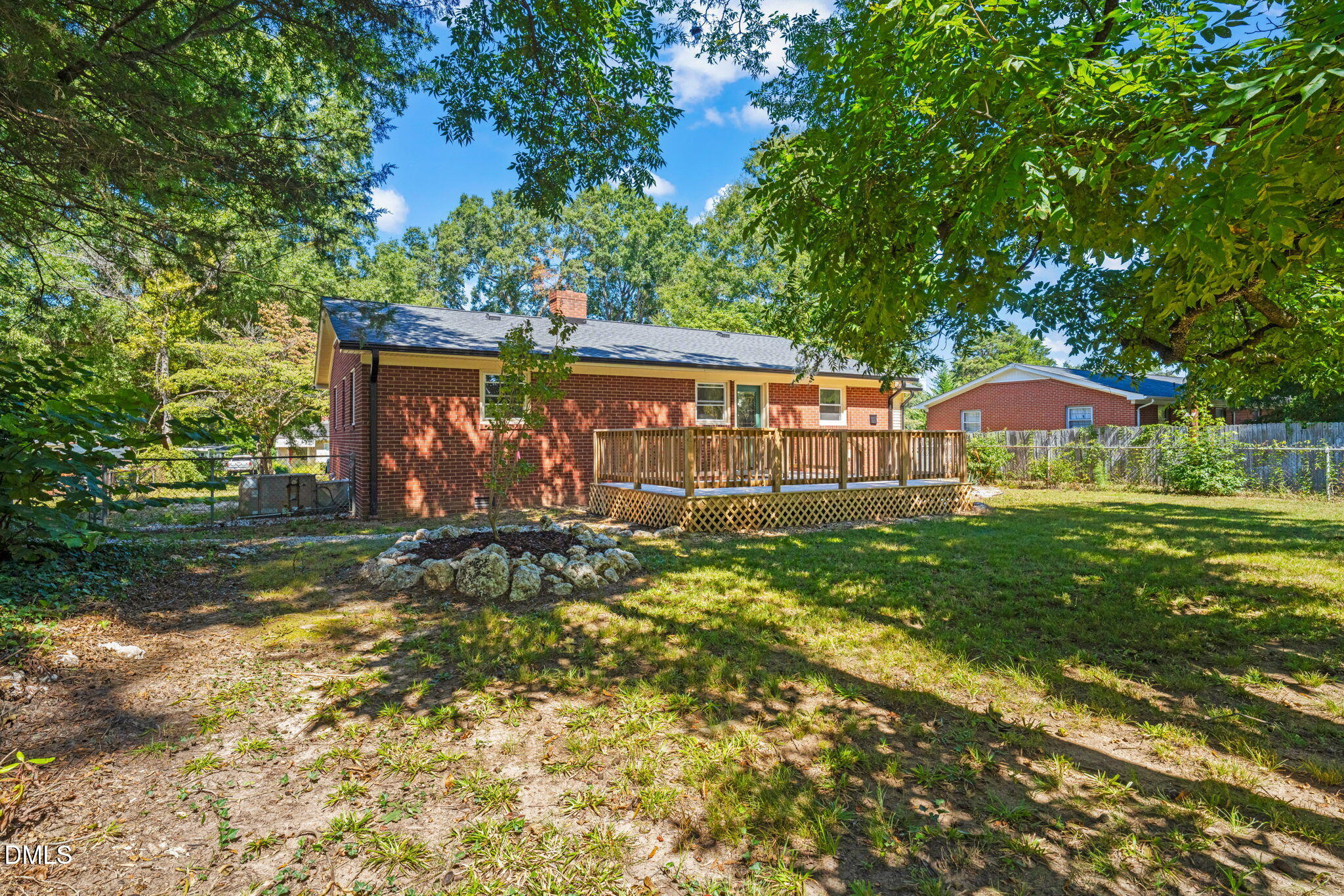 2105 W Carver Street