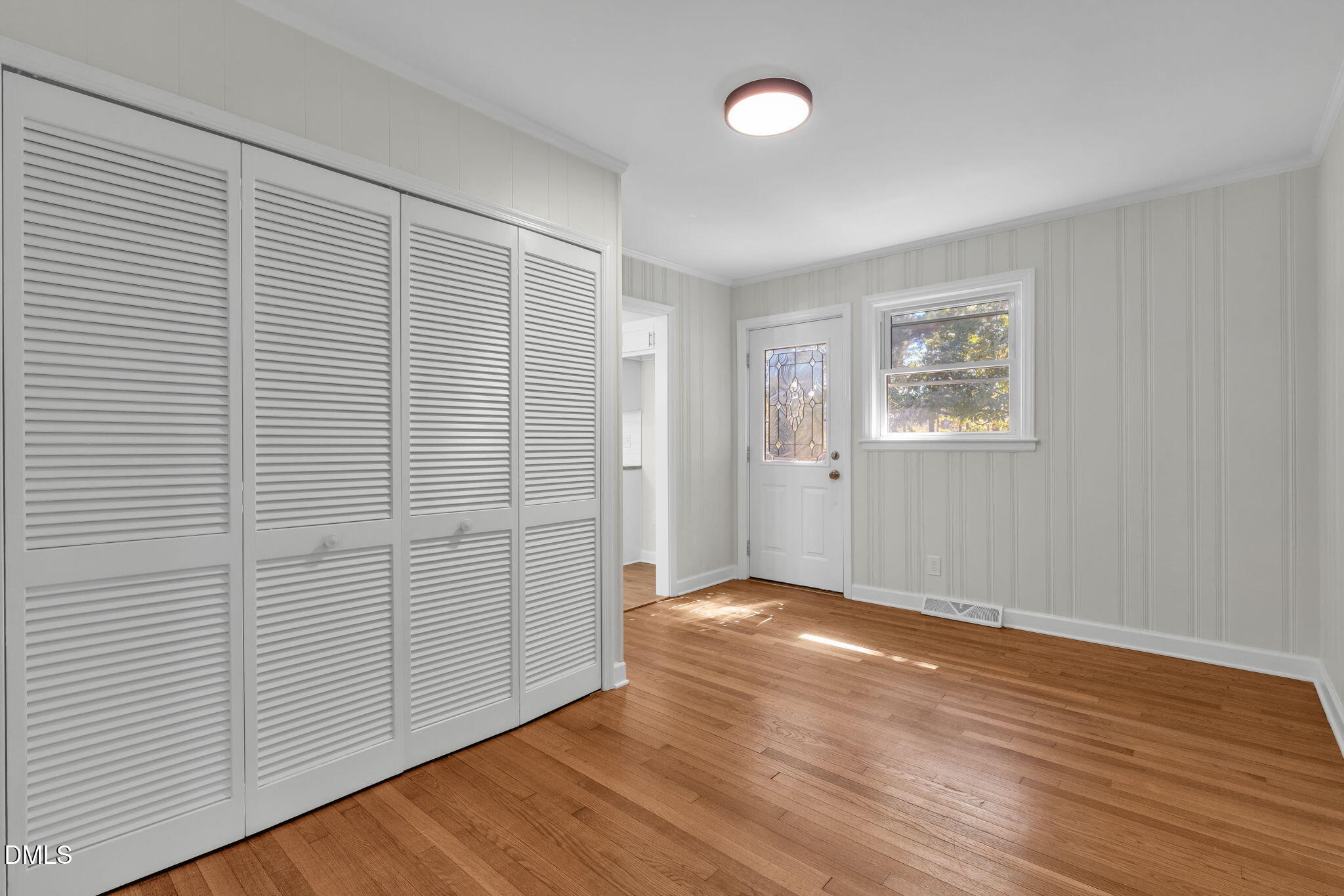 2105 W Carver Street