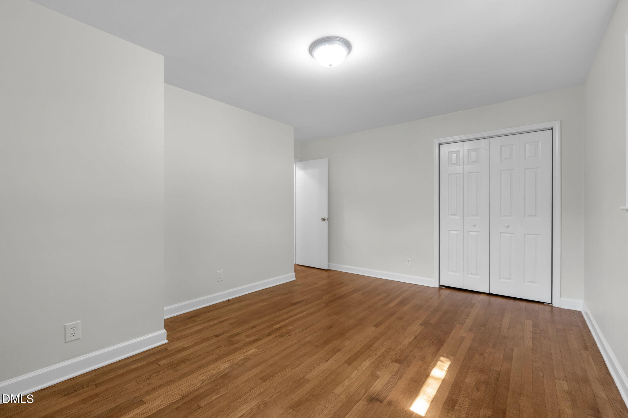 2105 W Carver Street