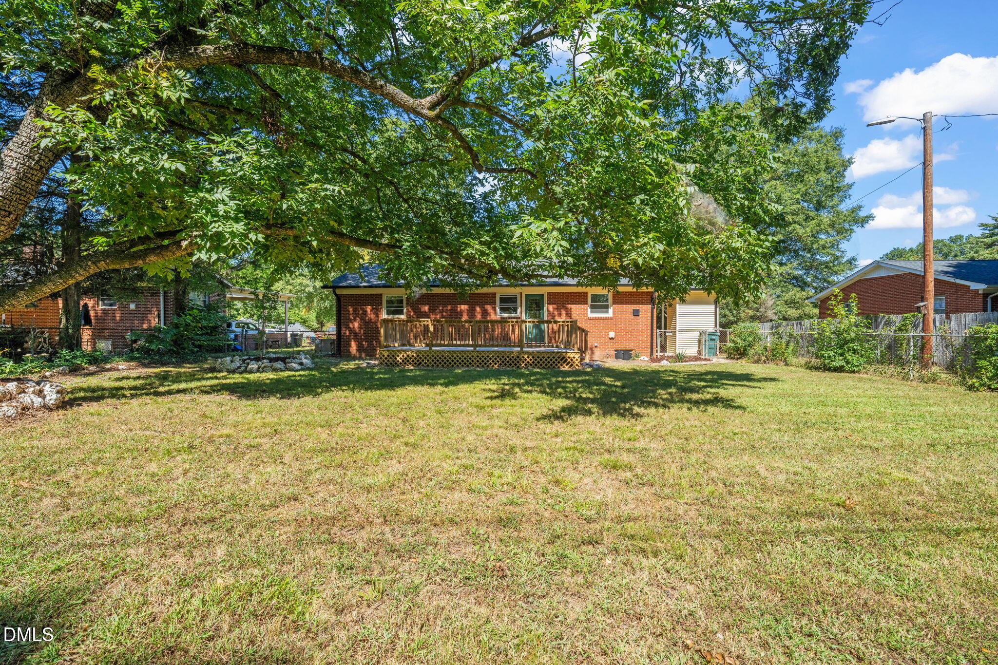 2105 W Carver Street