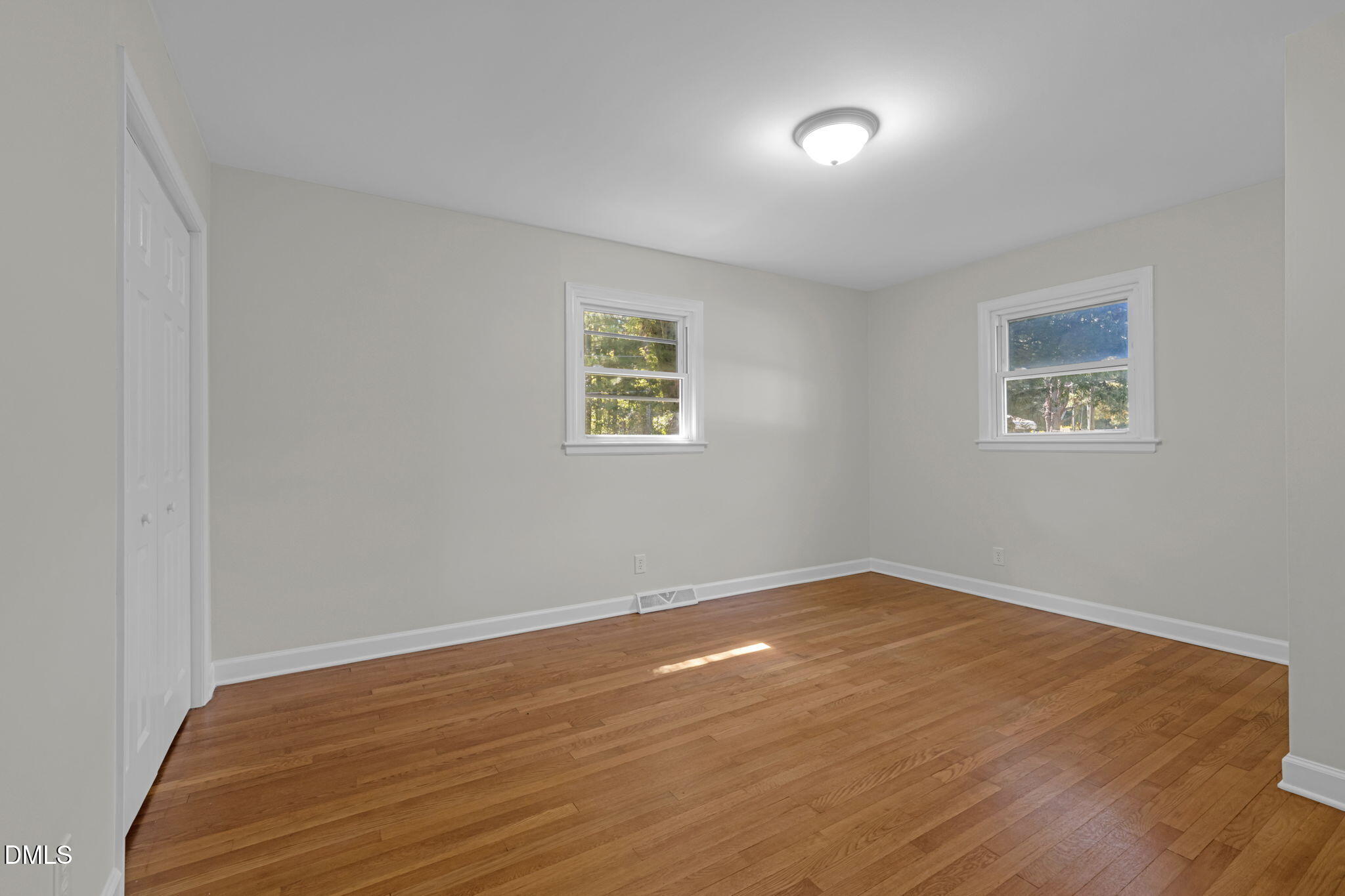 2105 W Carver Street