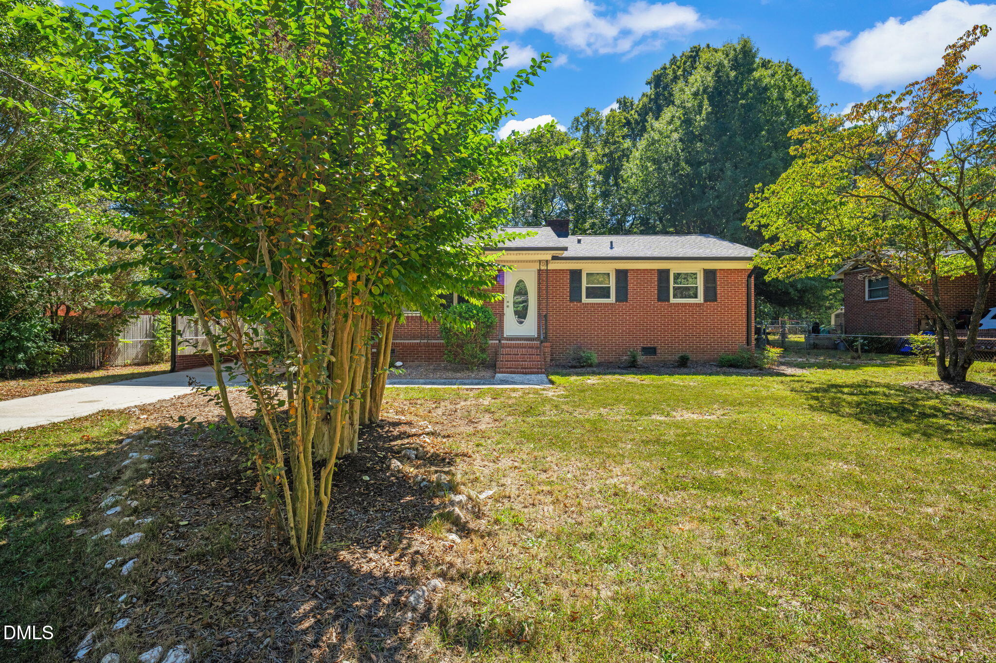 2105 W Carver Street