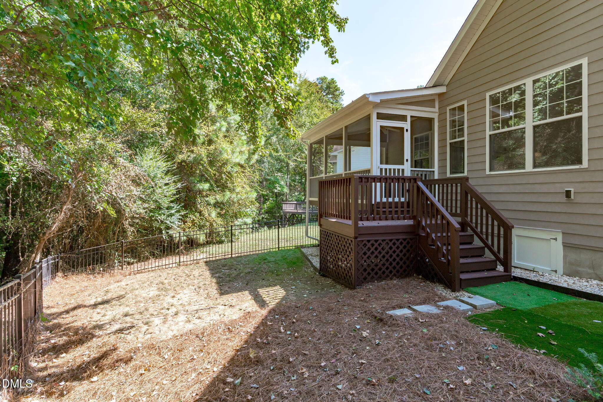 11 Silverbush Court