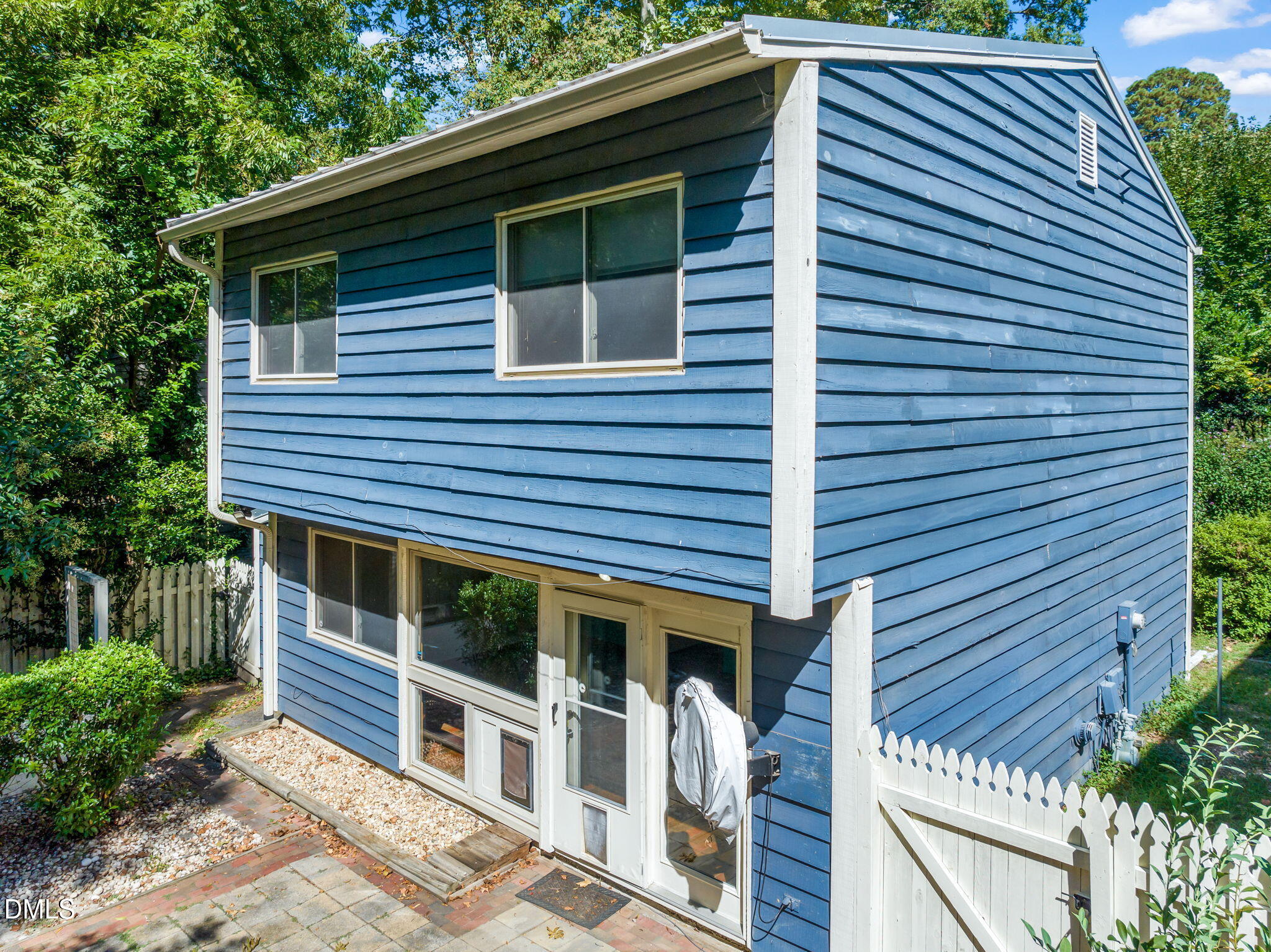 209 Dacian Avenue