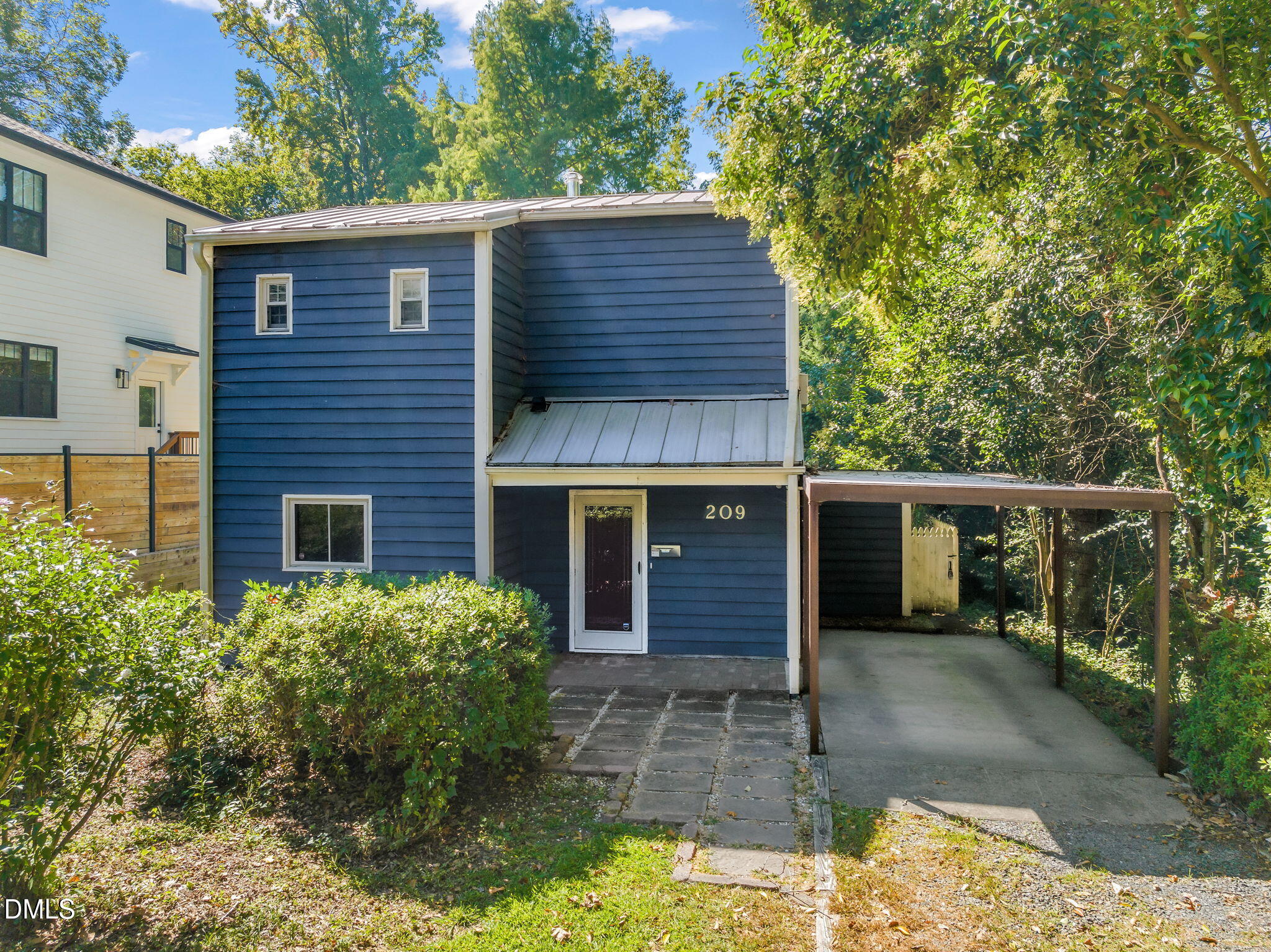 209 Dacian Avenue