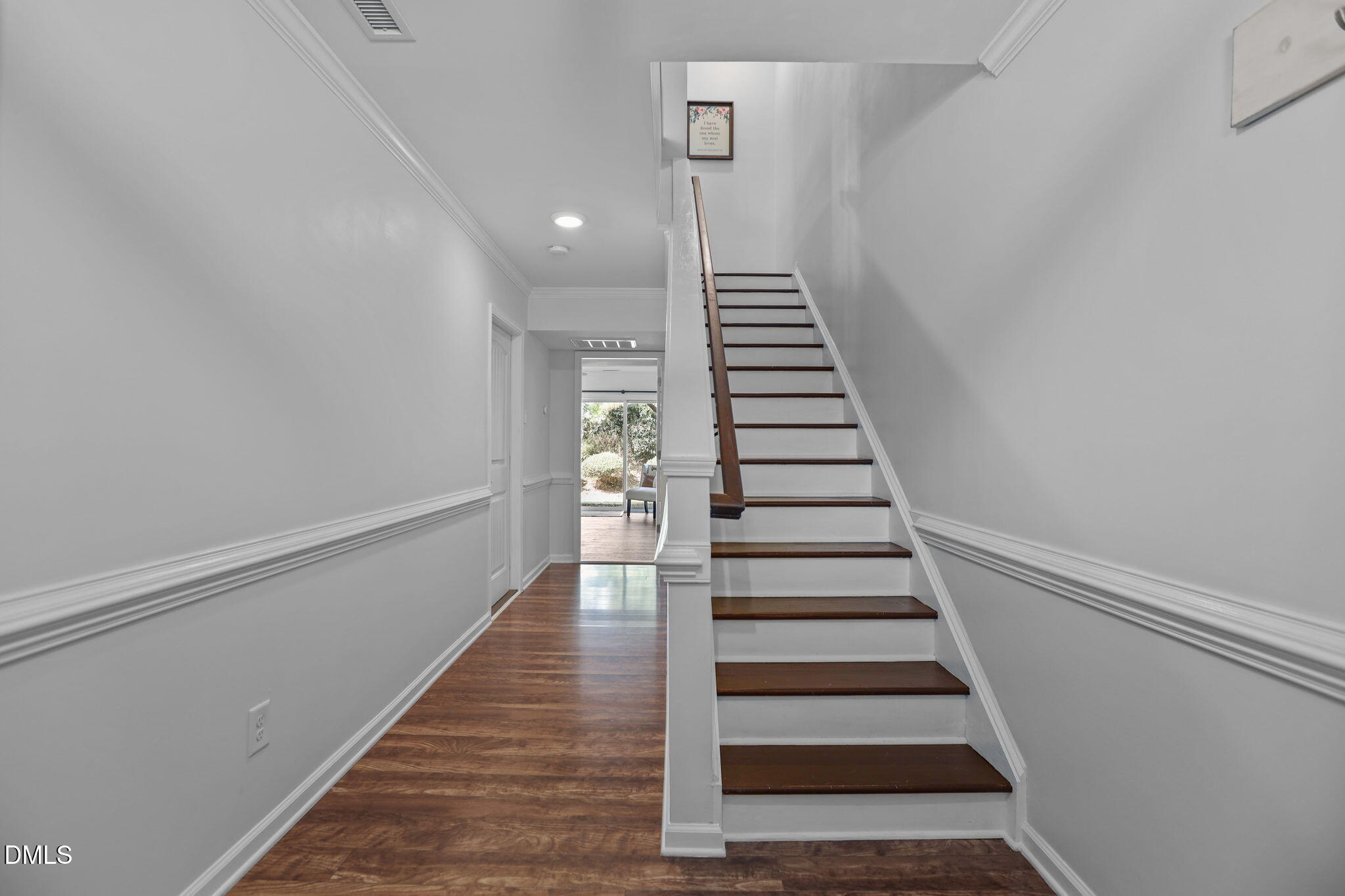 204 Irving Way