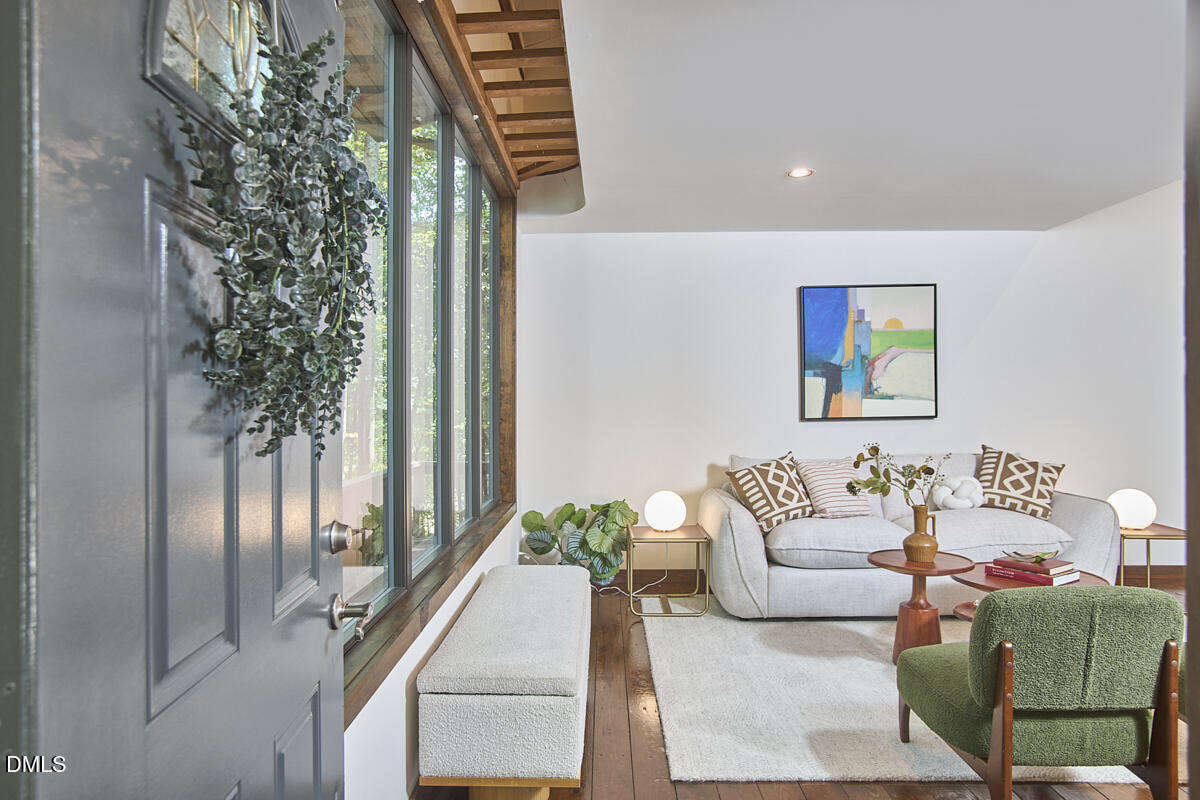 3719 W Cornwallis Road