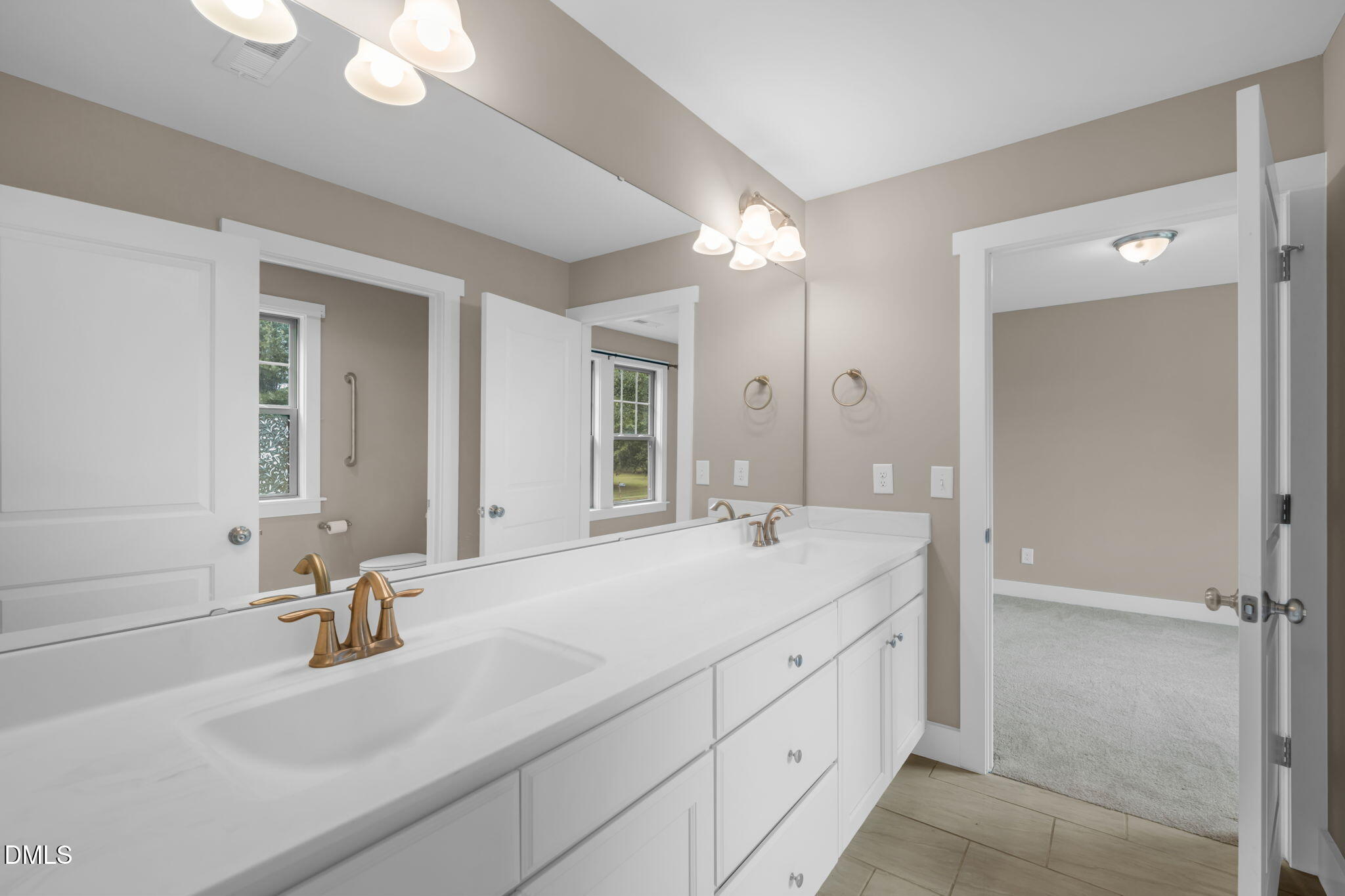 503 Sunglow Court