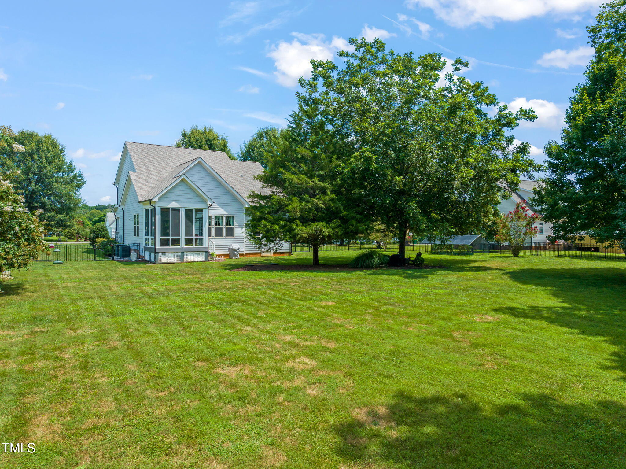 503 Sunglow Court