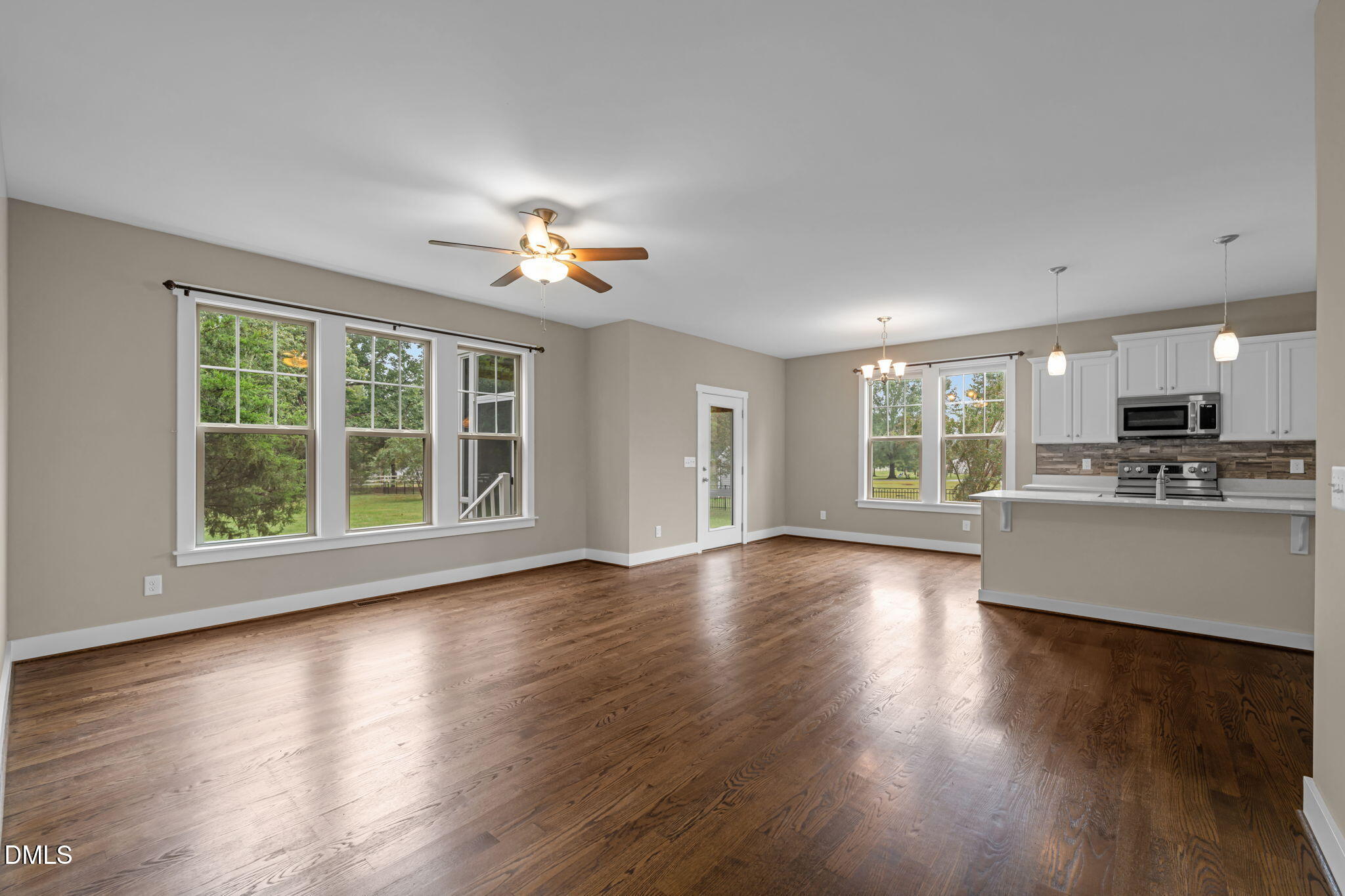 503 Sunglow Court
