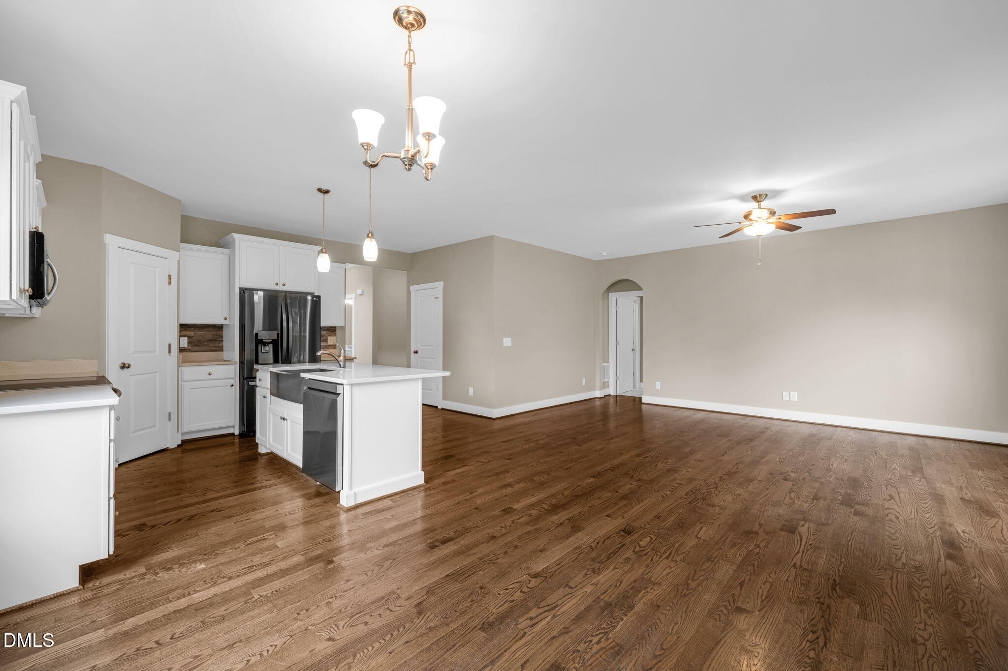 503 Sunglow Court