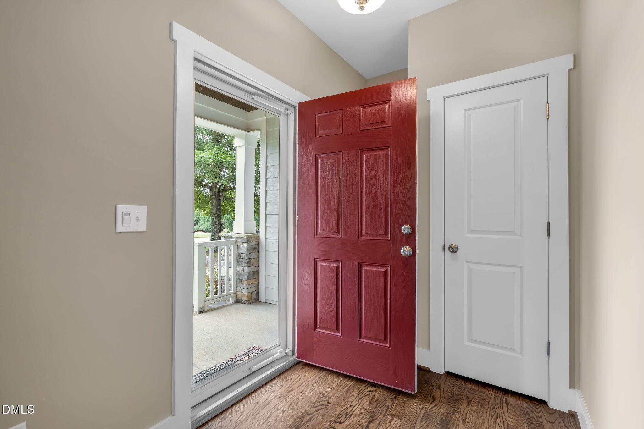 503 Sunglow Court