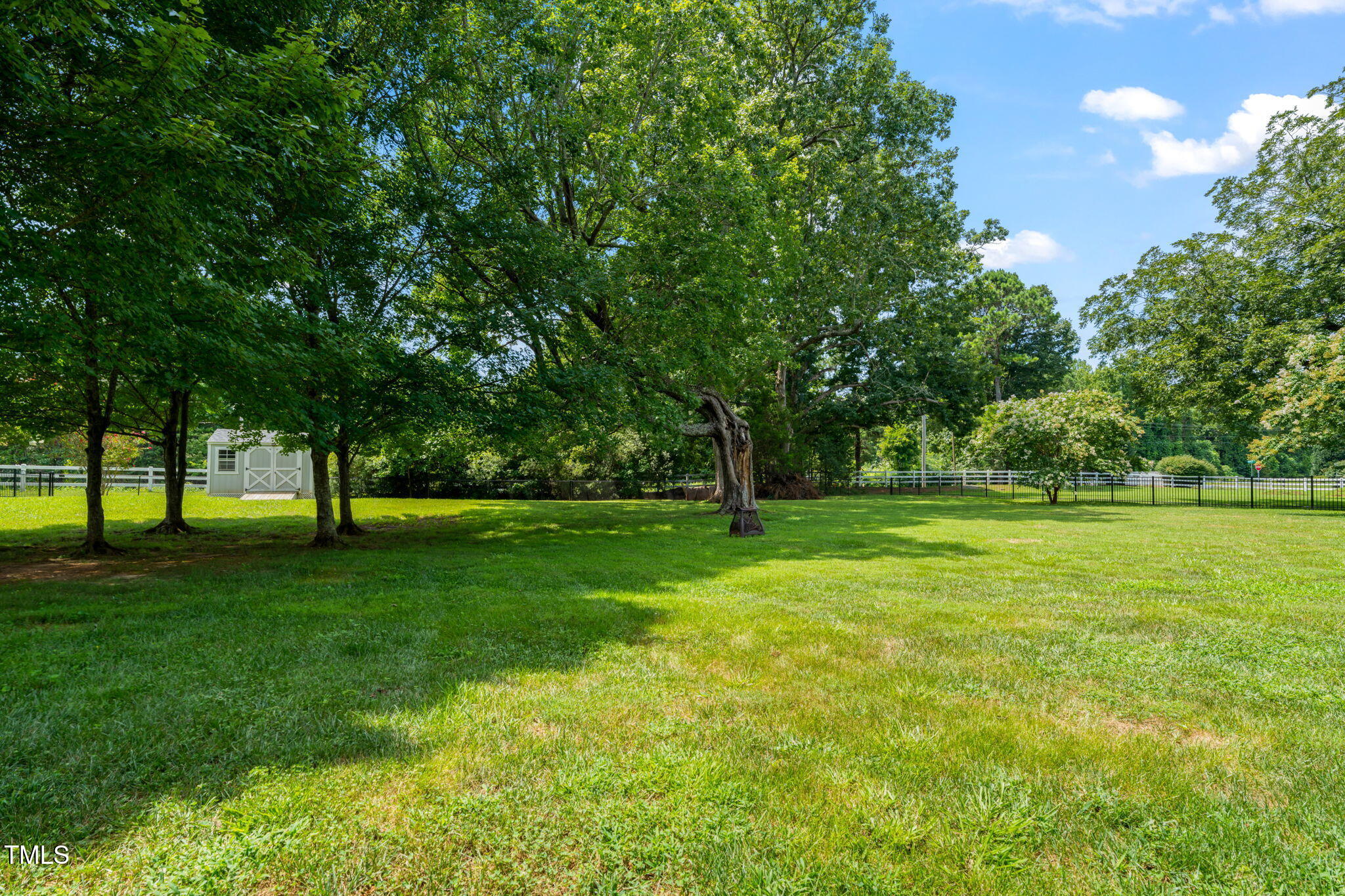 503 Sunglow Court