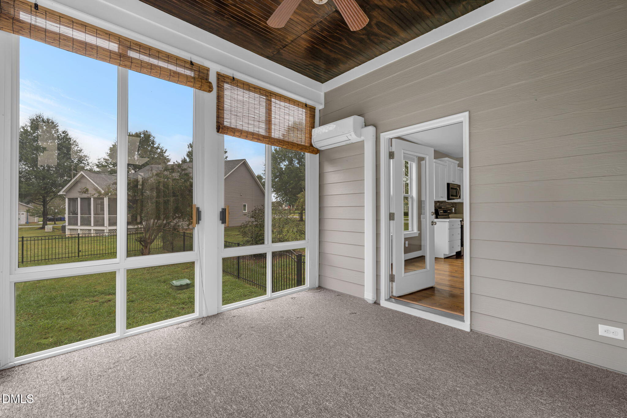 503 Sunglow Court
