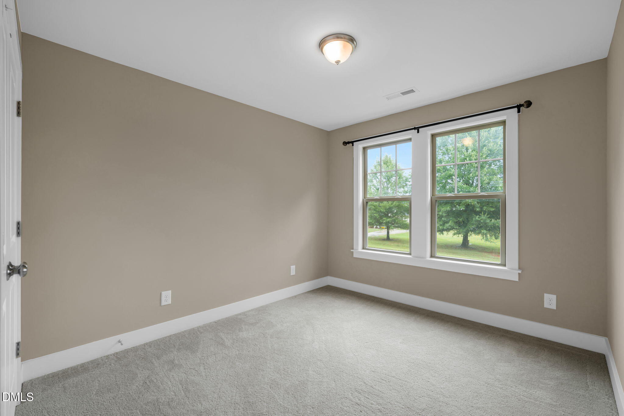 503 Sunglow Court