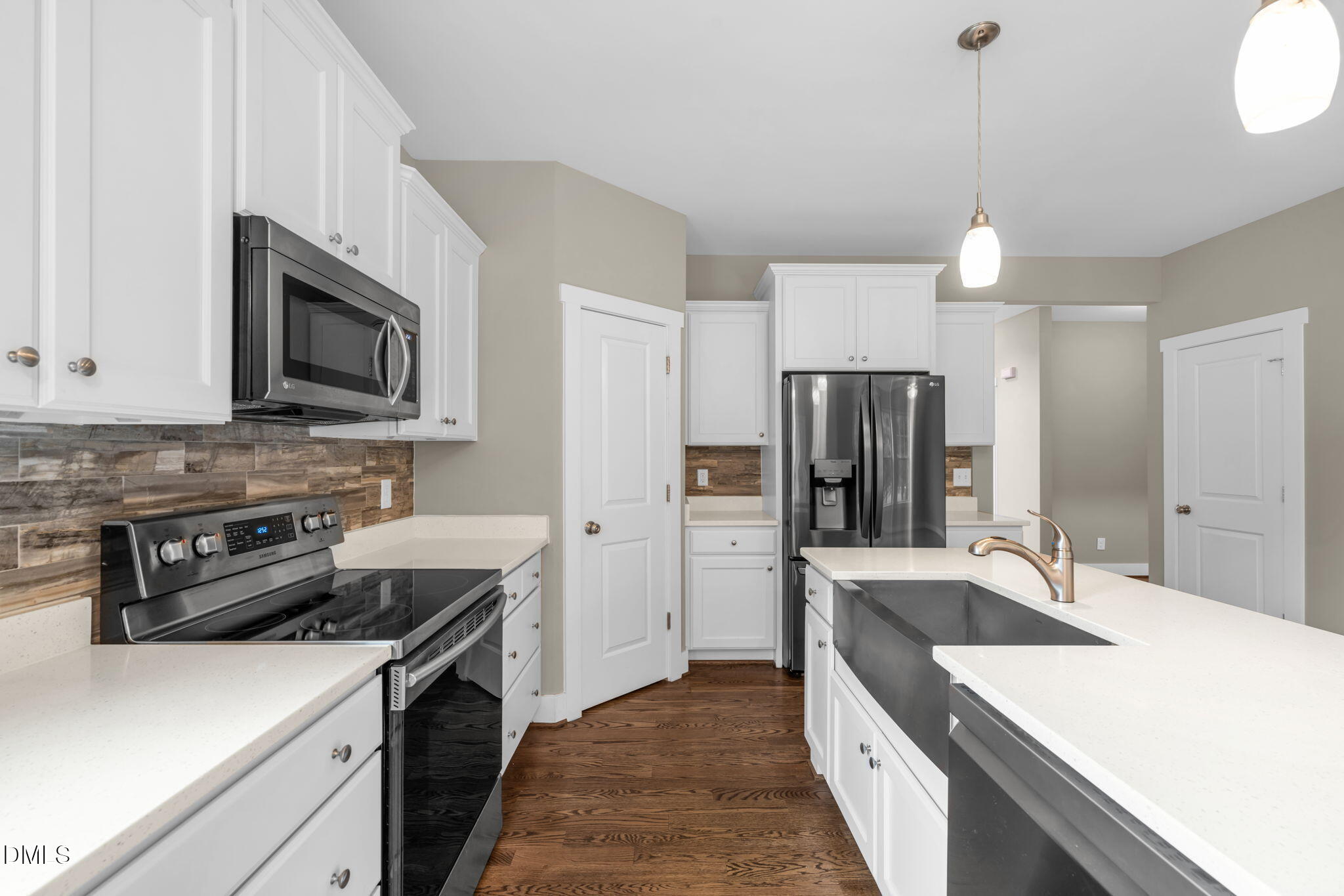 503 Sunglow Court