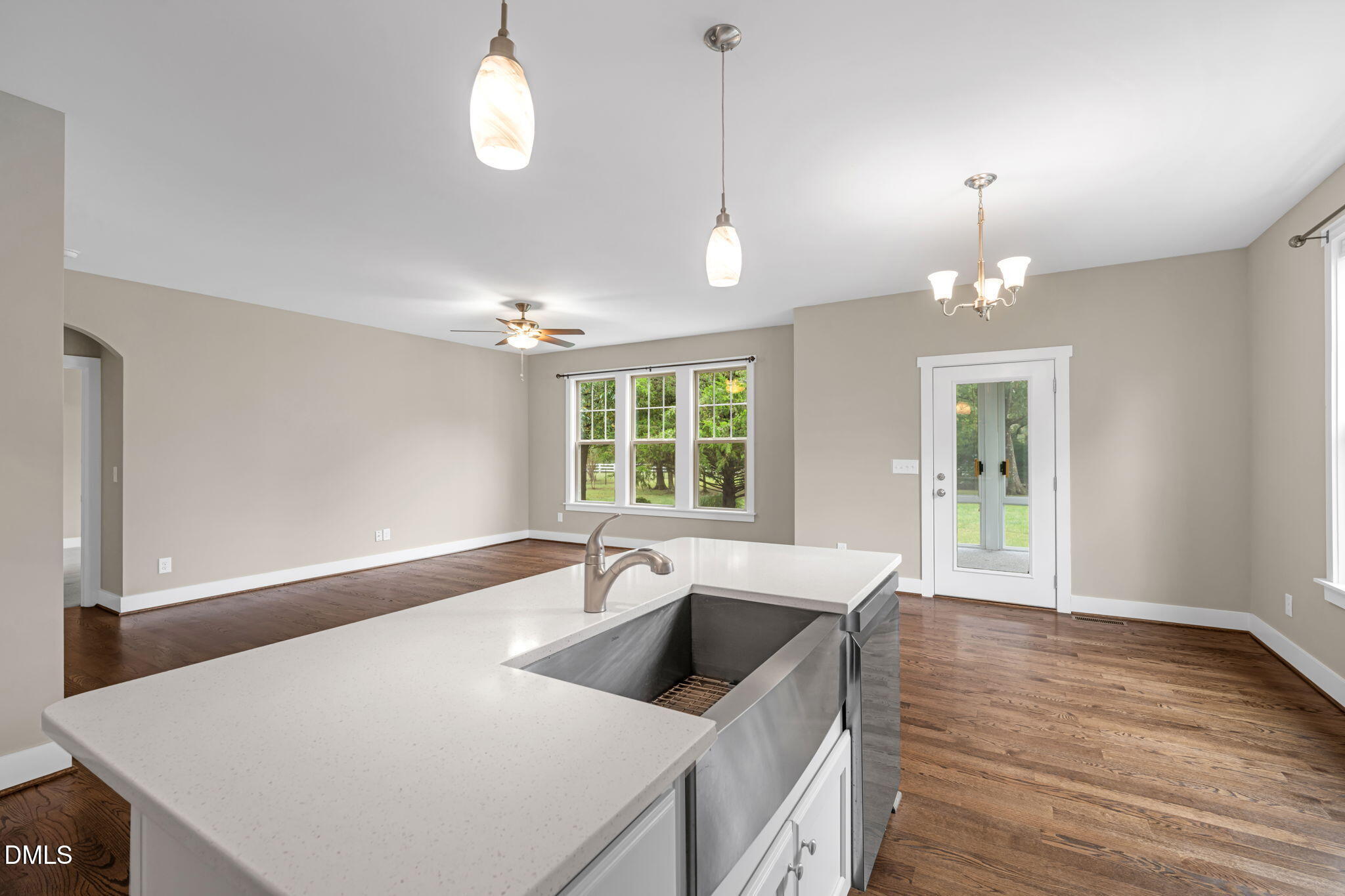 503 Sunglow Court