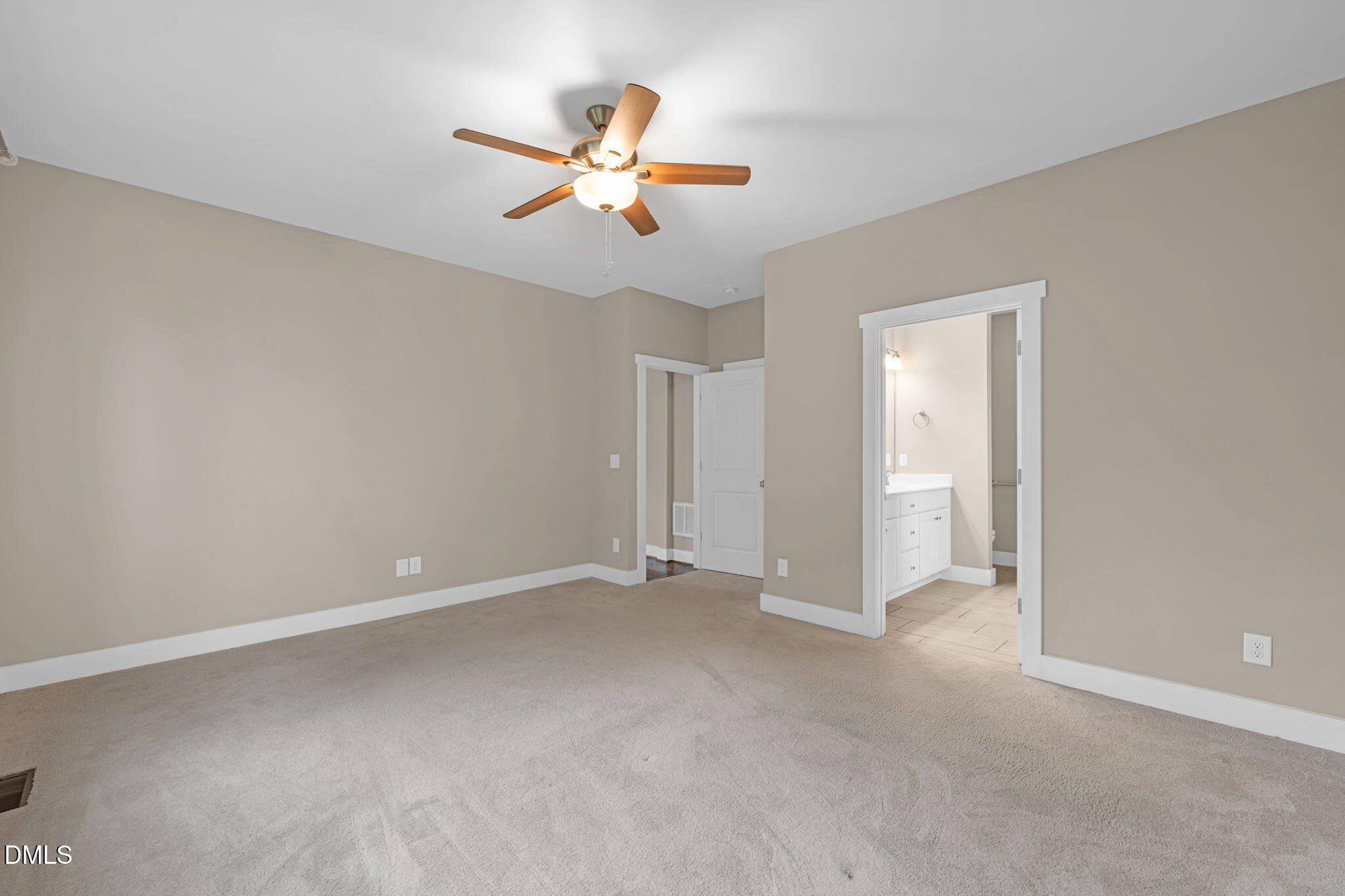 503 Sunglow Court