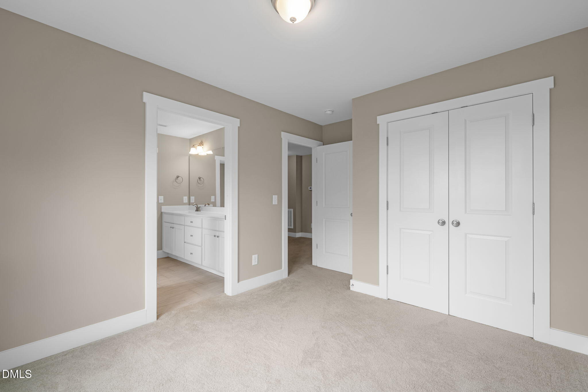 503 Sunglow Court