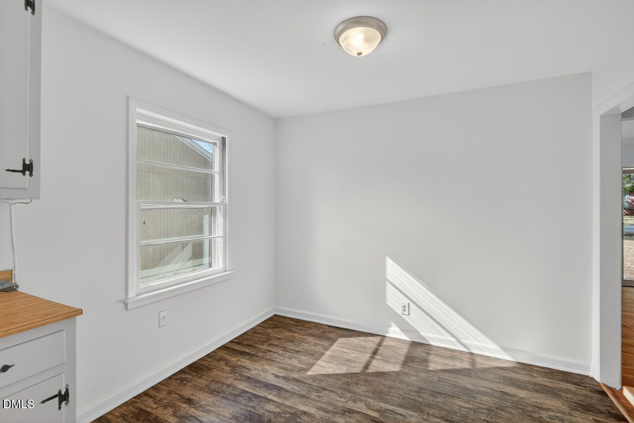 1209 W Murray Avenue