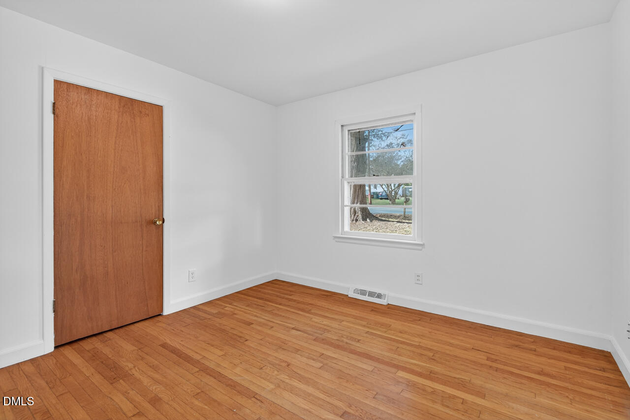 1209 W Murray Avenue