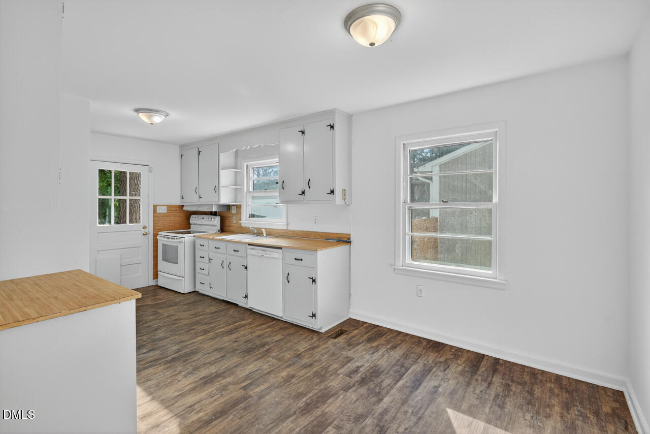 1209 W Murray Avenue