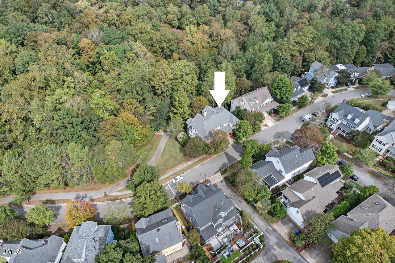 302 Edgewater Circle