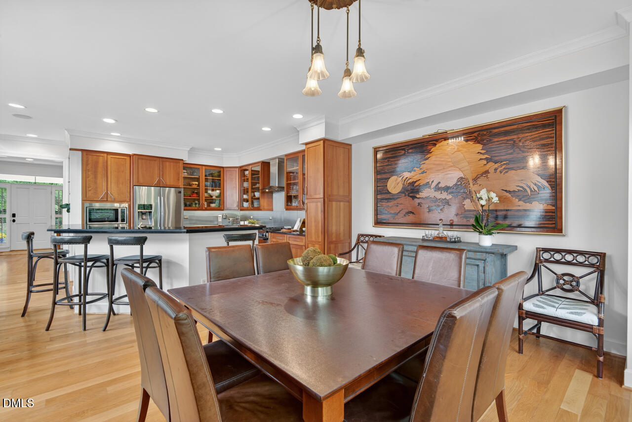 302 Edgewater Circle