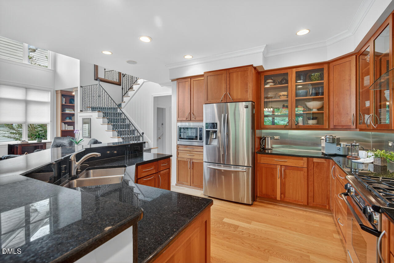 302 Edgewater Circle