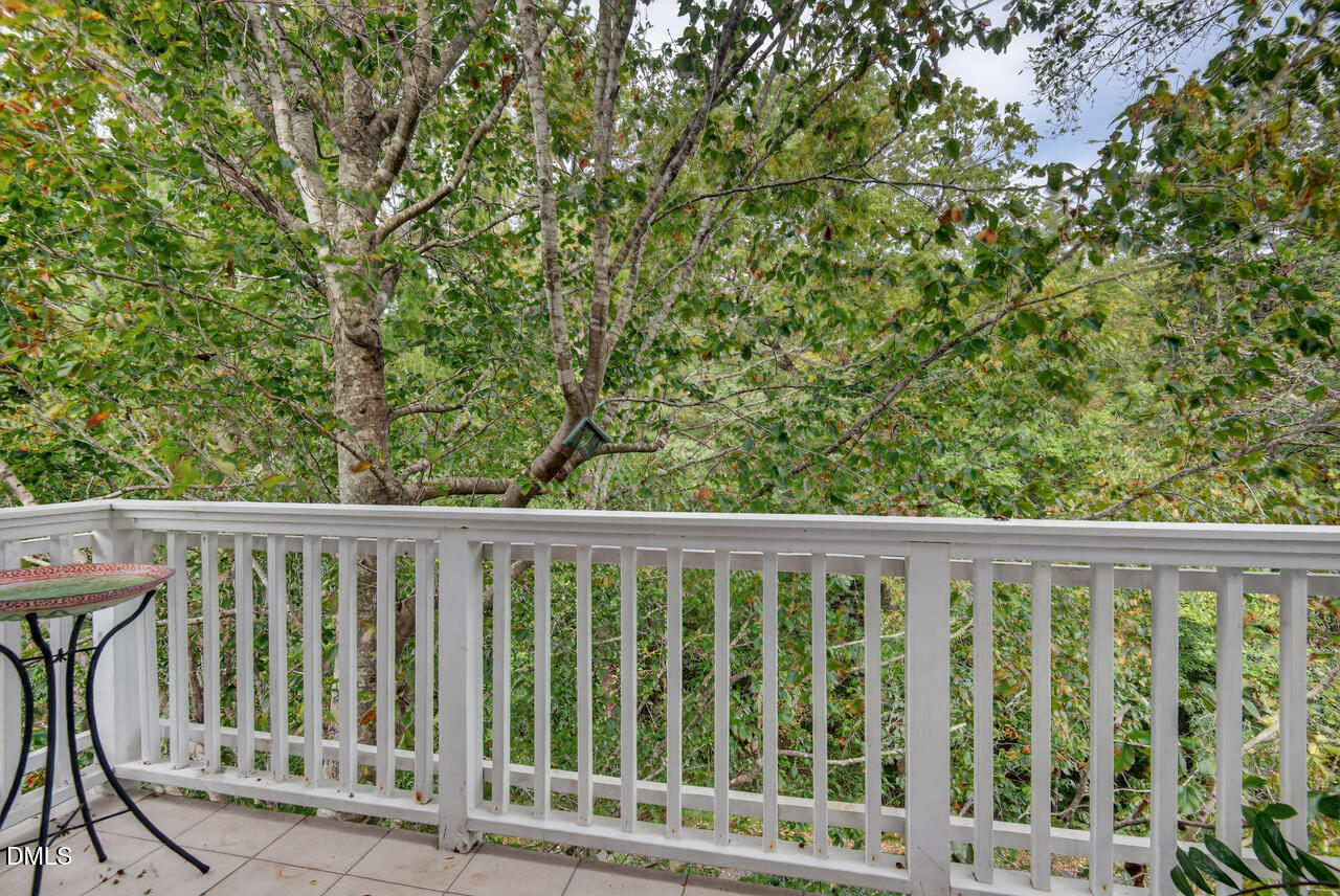 302 Edgewater Circle