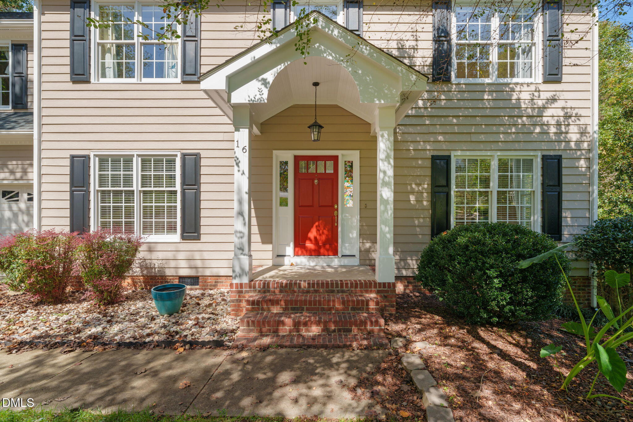 16 Quail Hunt Circle