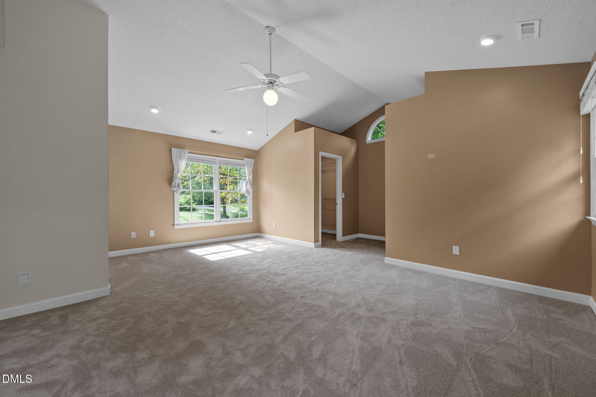 16 Quail Hunt Circle